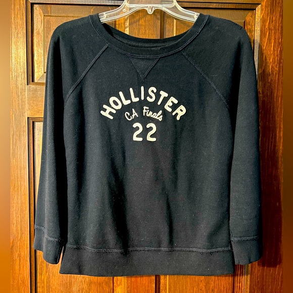Hollister Tops - Girl’s Navy Hollister Crewneck